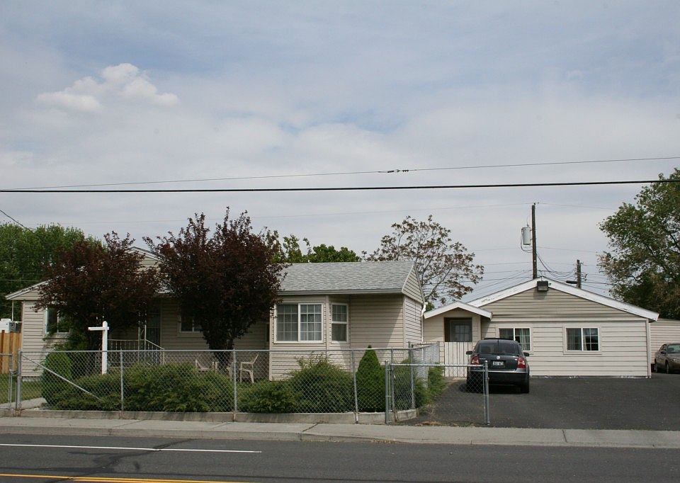 1st image of 4235 Airway Dr NE