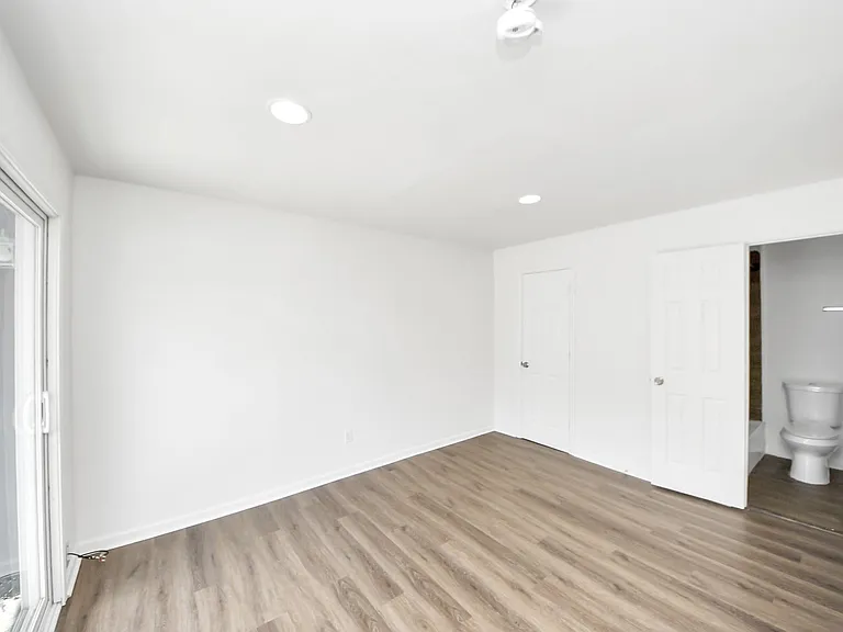 12068 Beechnut St #C — Photo 33