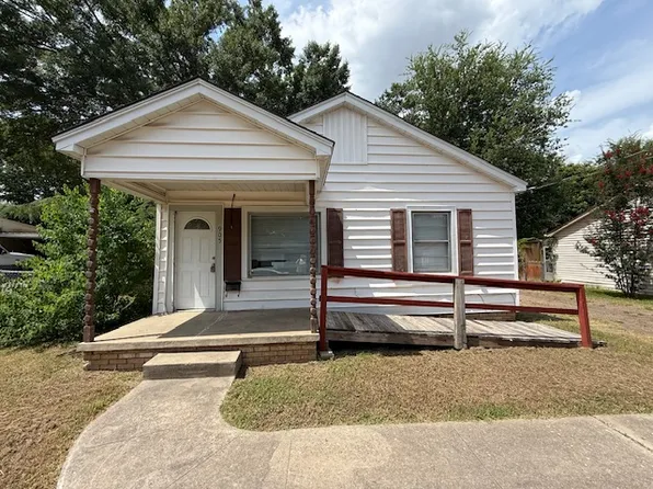 905 Leach St, Kilgore, TX 75662