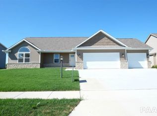 734 Grandyle Dr, Washington, IL