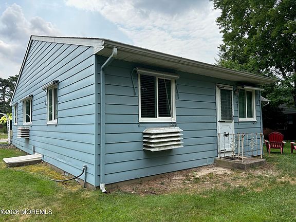 3rd image of 136 Hudson Parkway #B