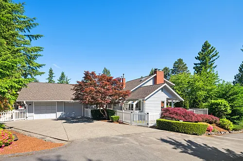 3089 W Lake Sammamish Pkwy NE Photo 1