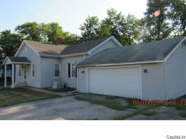 213 S 6th St, Monmouth, IL 61462