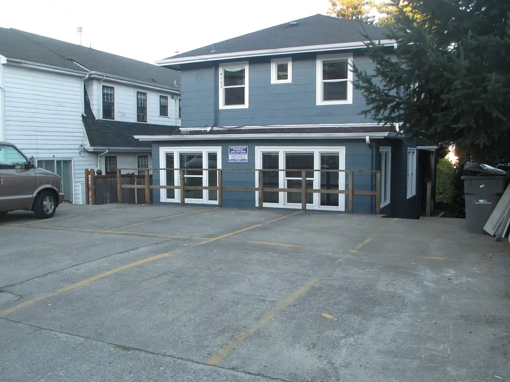 Building Photo - 4733 19th Ave NE