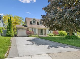52 Stirling Macgregor Dr, Cambridge, ON N1S 4N5