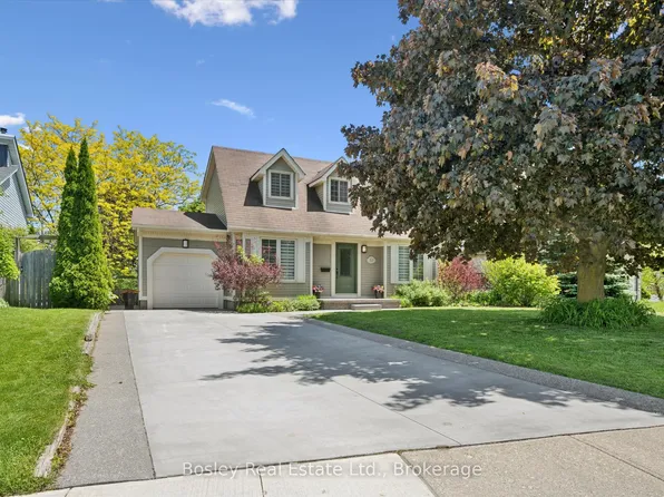 52 Stirling Macgregor Dr, Cambridge, ON N1S 4N5