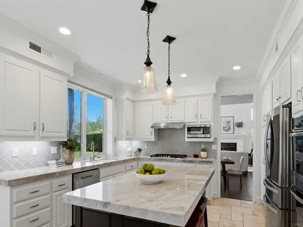 16527 N Woodson Dr, Ramona, CA 92065