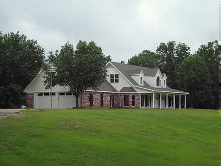 1st image of 600 White Oak Ln