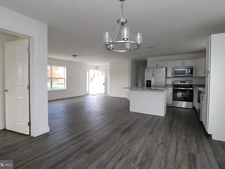 5 Welch Dr E — Photo 16
