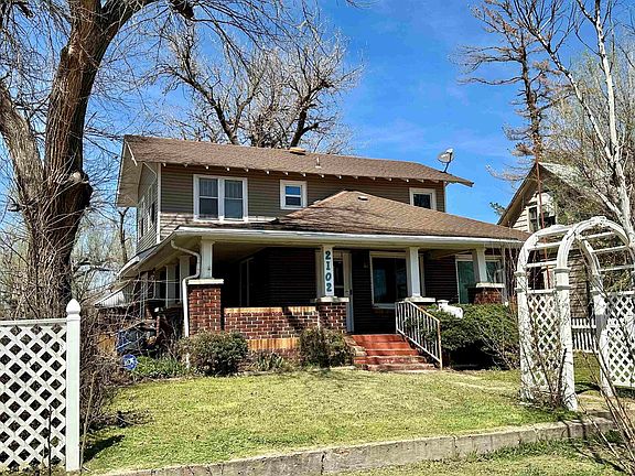2nd image of 2102 E Elm Ave