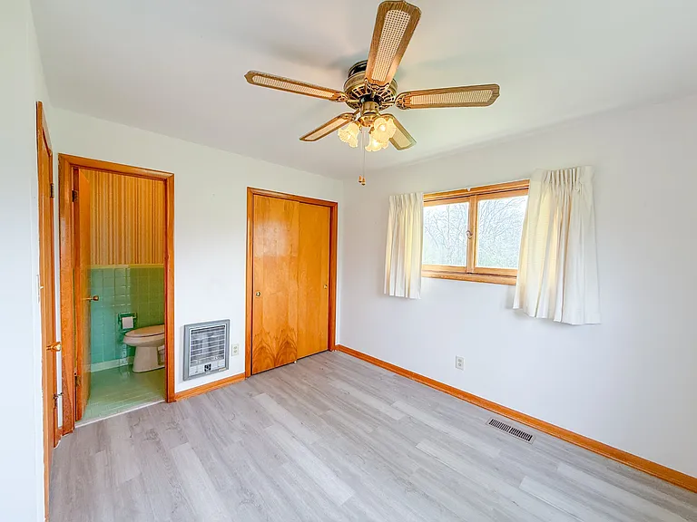 927 E Jefferson St — Photo 19