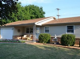 2205 E Nora St, Springfield, MO 65803