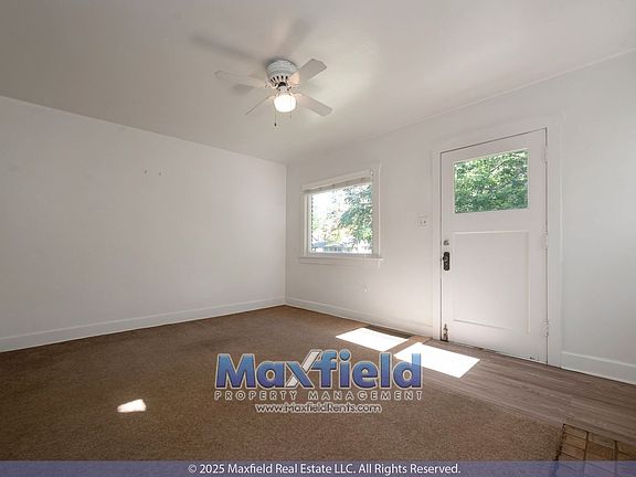 3rd image of 1004 E Wilson Ave