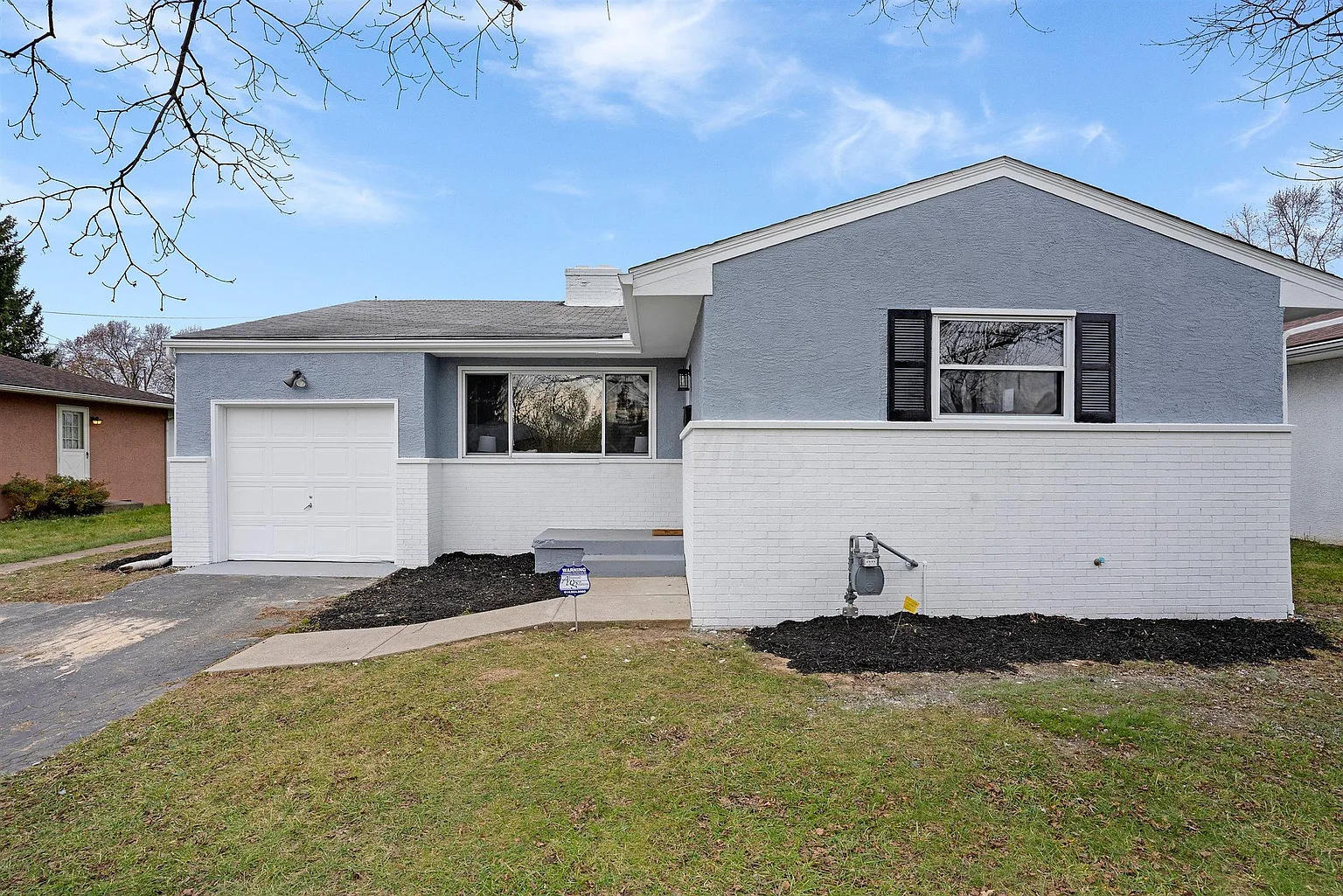 1823 Woodcrest Rd photo 1