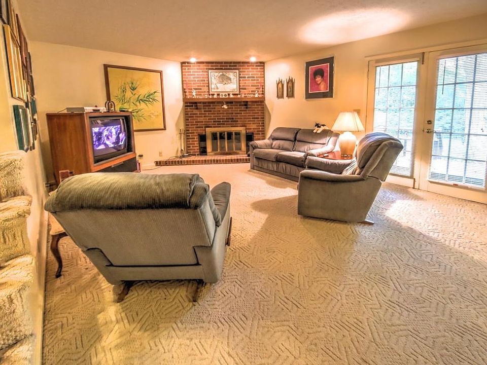 5216 Saint Gabriel Ln, Louisville, KY 40291 | Zillow