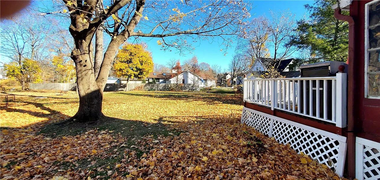 3 bed, 2.5 bath, 1653 sqft, $3,200 — Photo 3