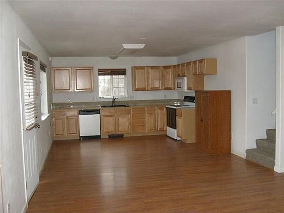 3rd image of 2706 Park Way