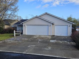 845 NE Nickernut Pl, Redmond, OR 97756