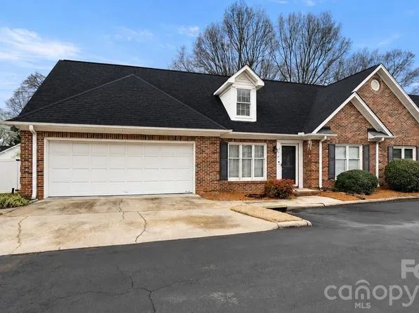 691 Carlton Dr, Gastonia, NC 28054