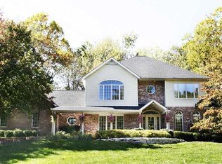 1741 Mason Knoll Rd, Saint Louis, MO 63131