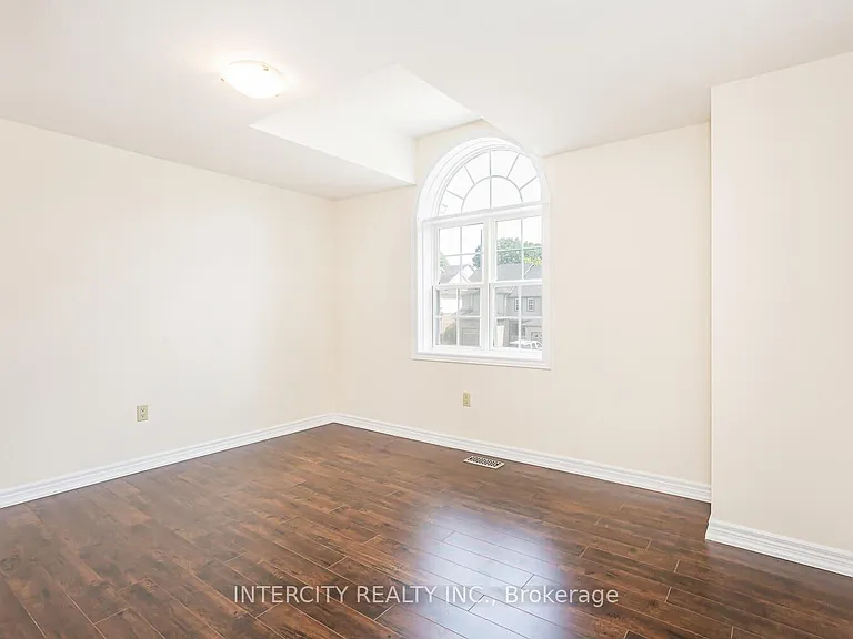 258 McMeeken Dr — Photo 22