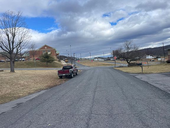 4th image of 200 Cider Ln