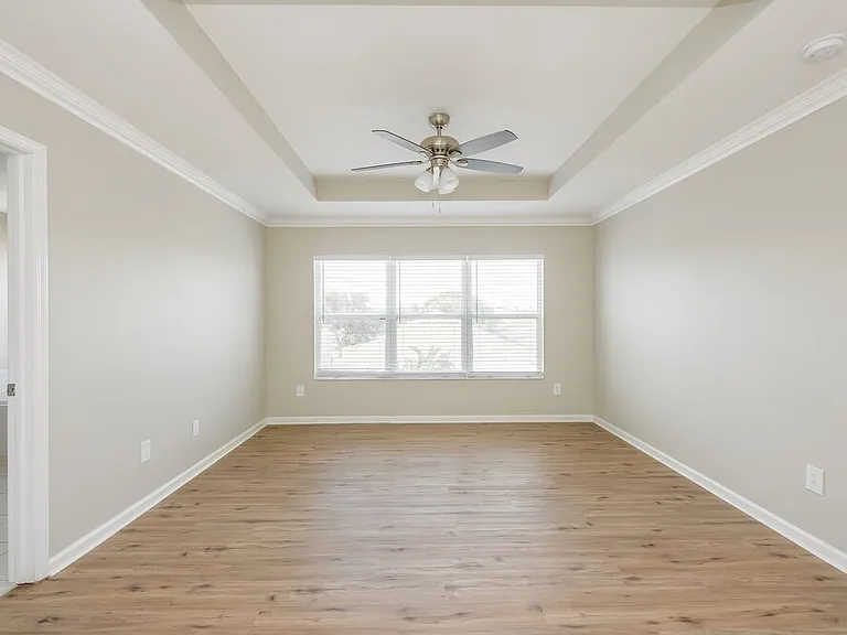 11305 Misty Isle Ln — Photo 10
