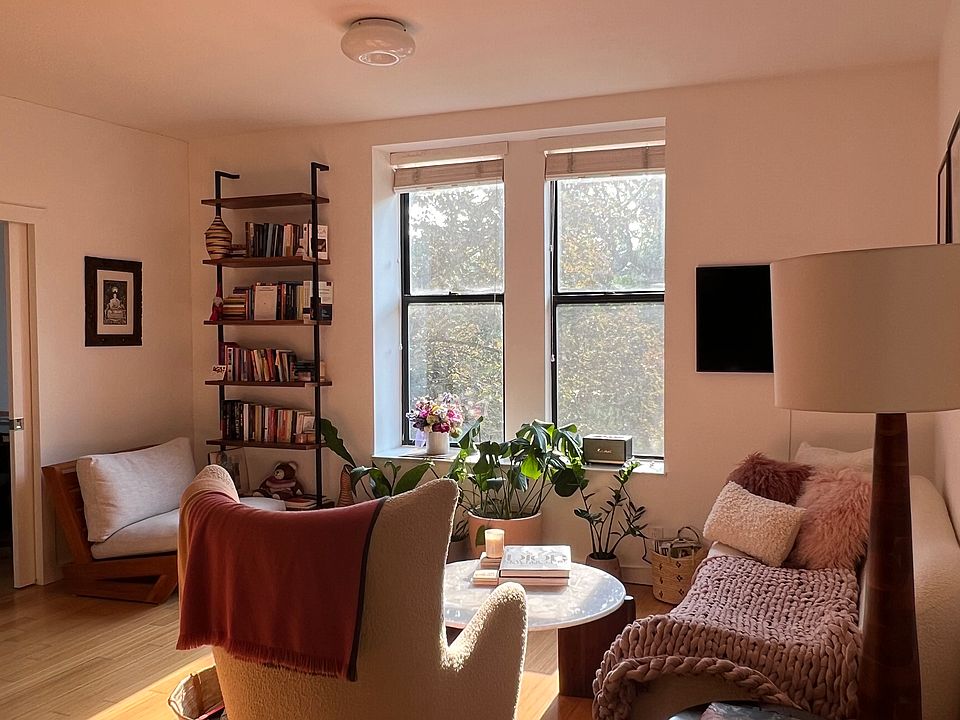 1st image of 1830 17th St NW APT 206