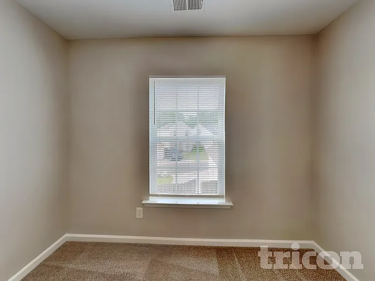 12437 Stumptown Rd — Photo 10