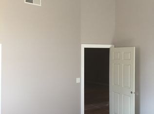 522 E Main St APT B, Mascoutah, IL