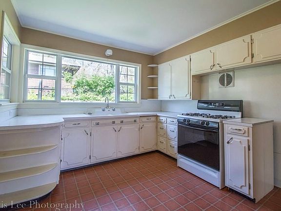 2nd image of 344 W Prospect St