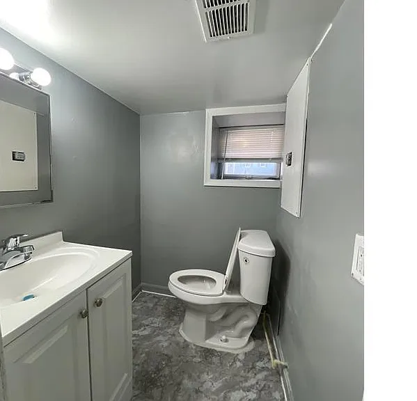 2099 N Dukeland St — Photo 9
