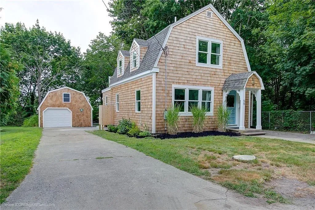 4 bed, 2.0 bath, 1300 sqft, $3,200 — Photo 1