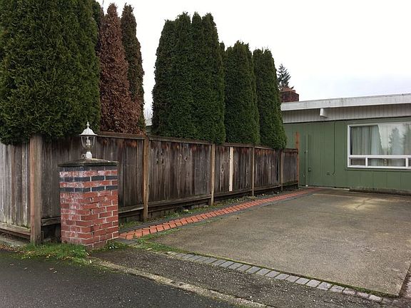 3rd image of 12832 24th Ave S