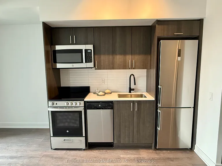 758 Dovercourt Rd #310 — Photo 11