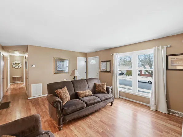 107 Loy St, Versailles, KY 40383