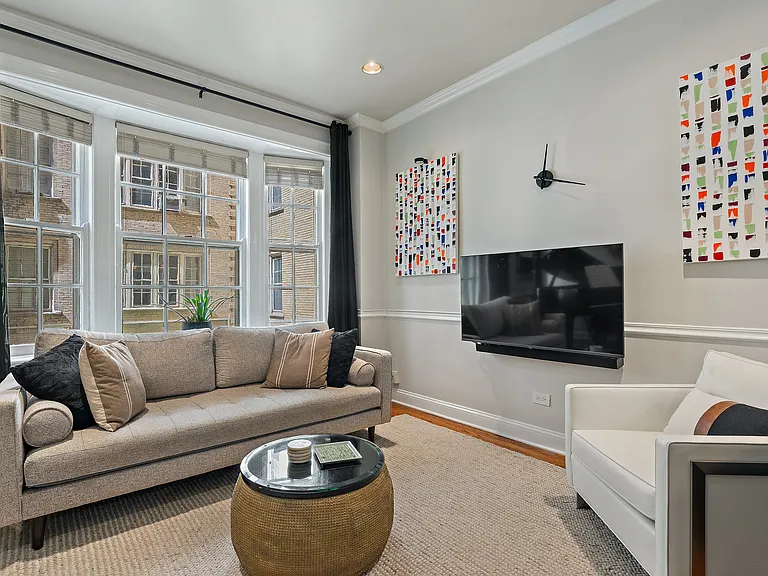 70 E Scott St #308 — Photo 10
