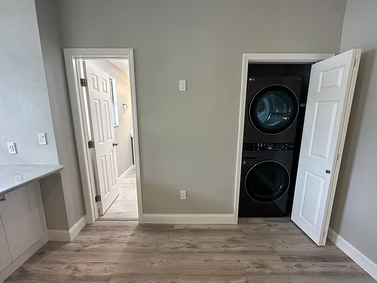 2210 S Euclid Cir #B — Photo 30