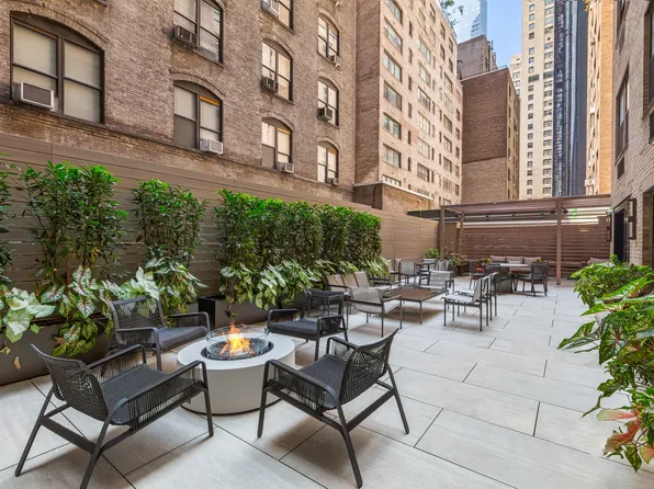 110 Central Park South image 12 of 14