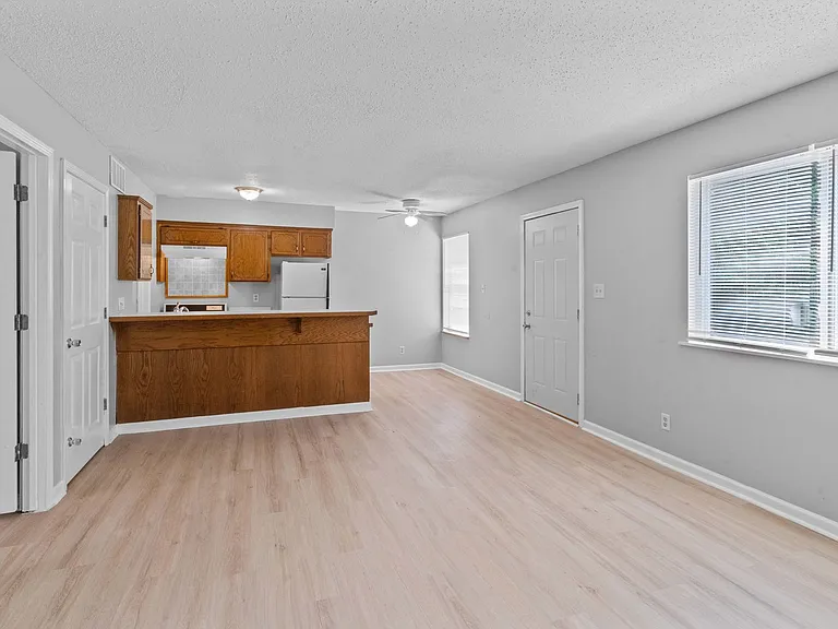 501 Vilas St — Photo 13