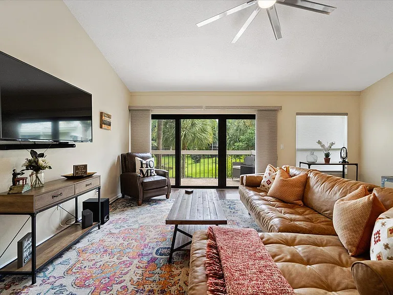11863 Wimbledon Cir #538 — Photo 9