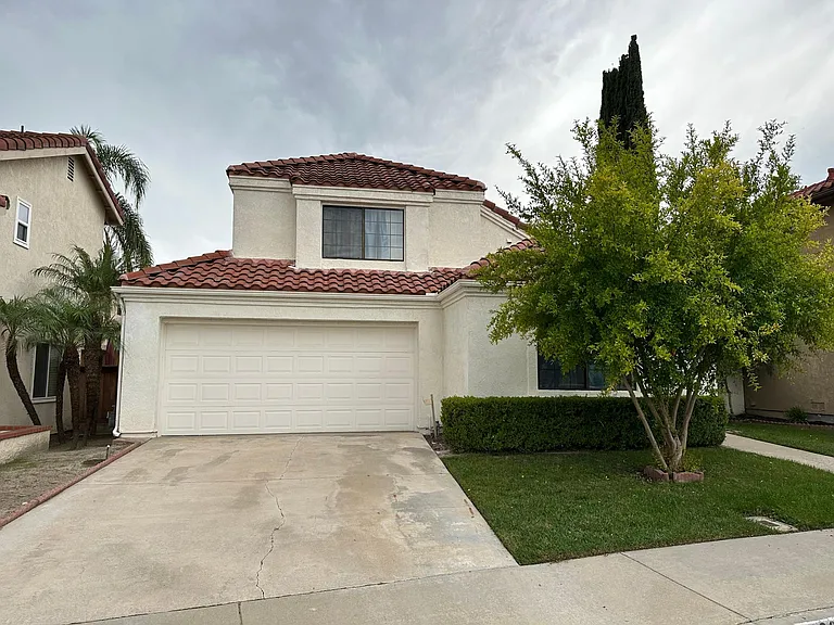 26032 Dundee Dr — Photo 1