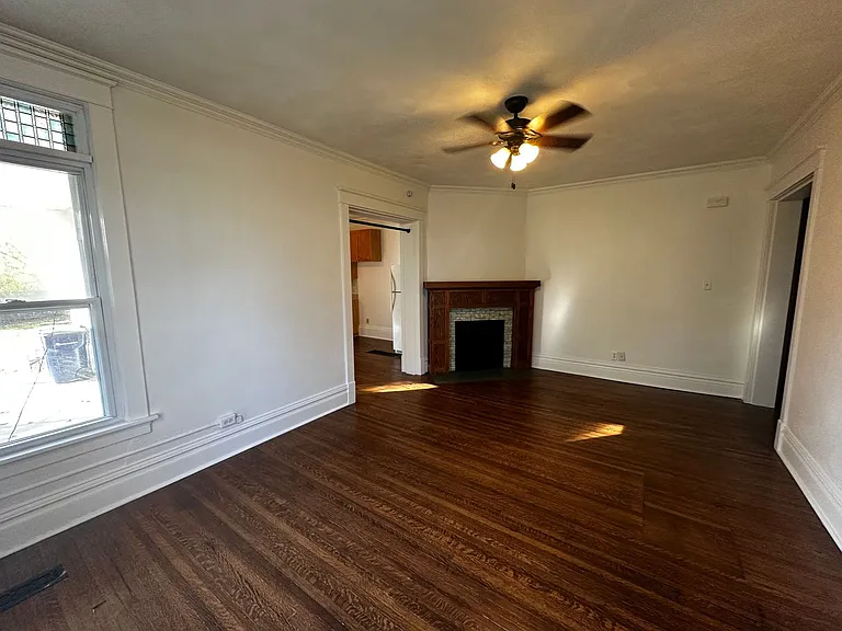 227 N Washington St — Photo 4