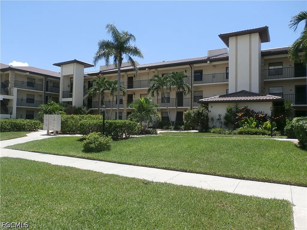 2 bed, 2.0 bath, 1069 sqft, $5,000 — Photo 2