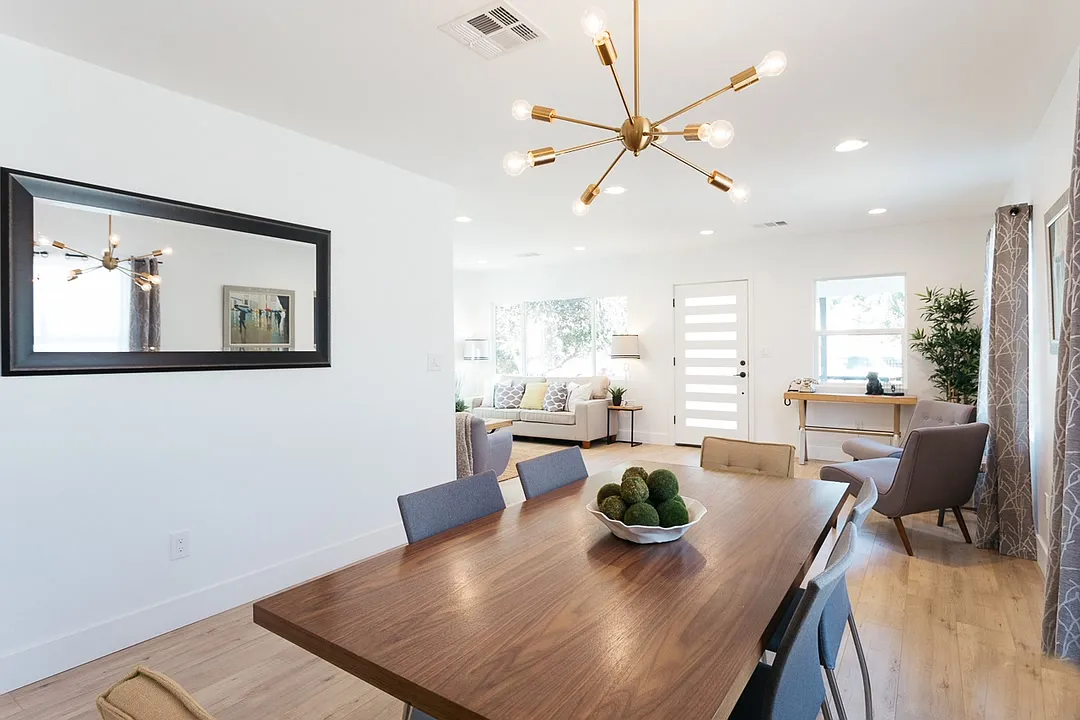 3 bed, 1300 sqft, $4,900 — Photo 2