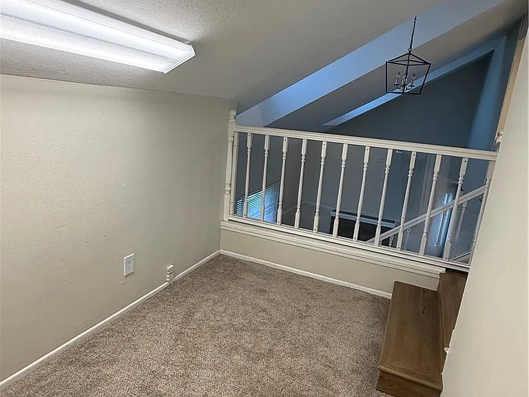 22166 Woodcreek Ln — Photo 15