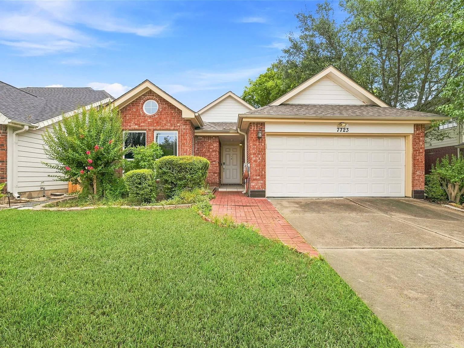 3 bed, 2.0 bath, 1728 sqft, $1,800 — Photo 1