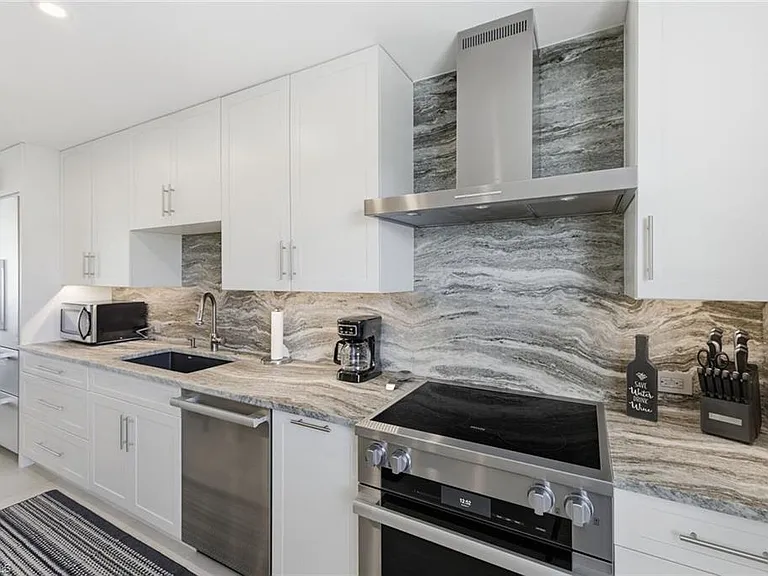 4200 Belair Ln #313 — Photo 6