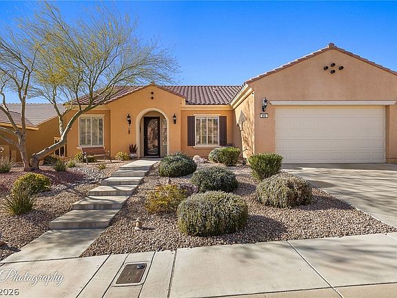 3rd image of 993 Starlight Terrace Way