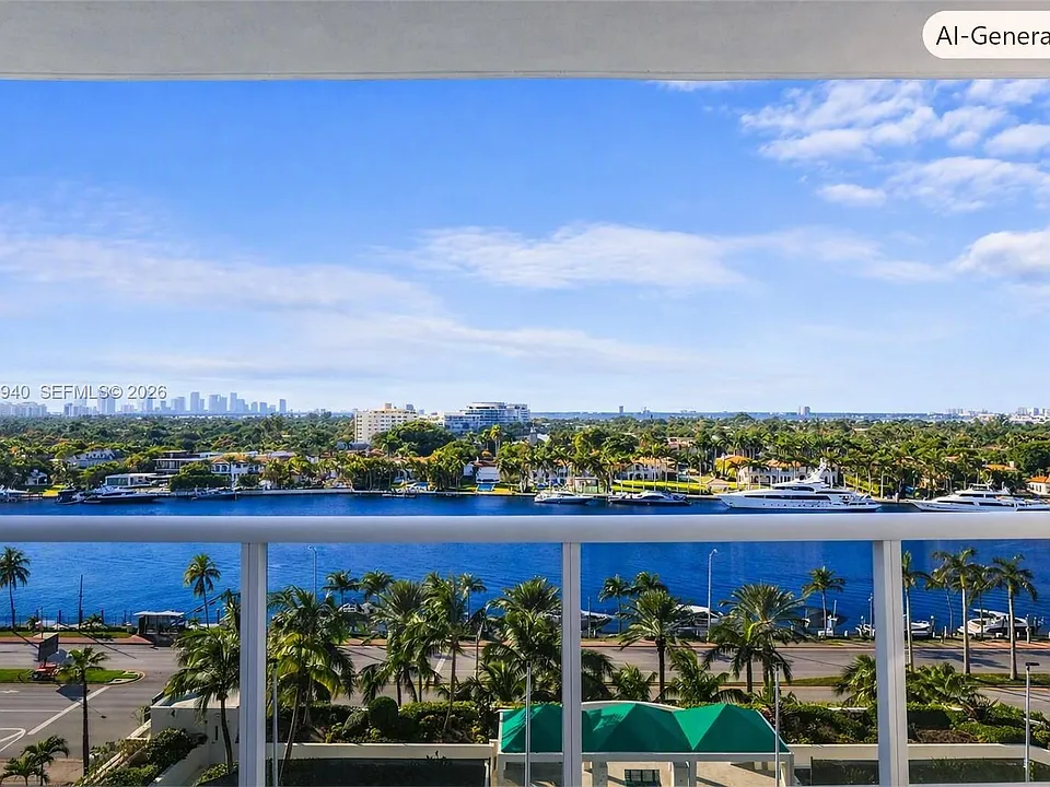4775 Collins Ave #1006